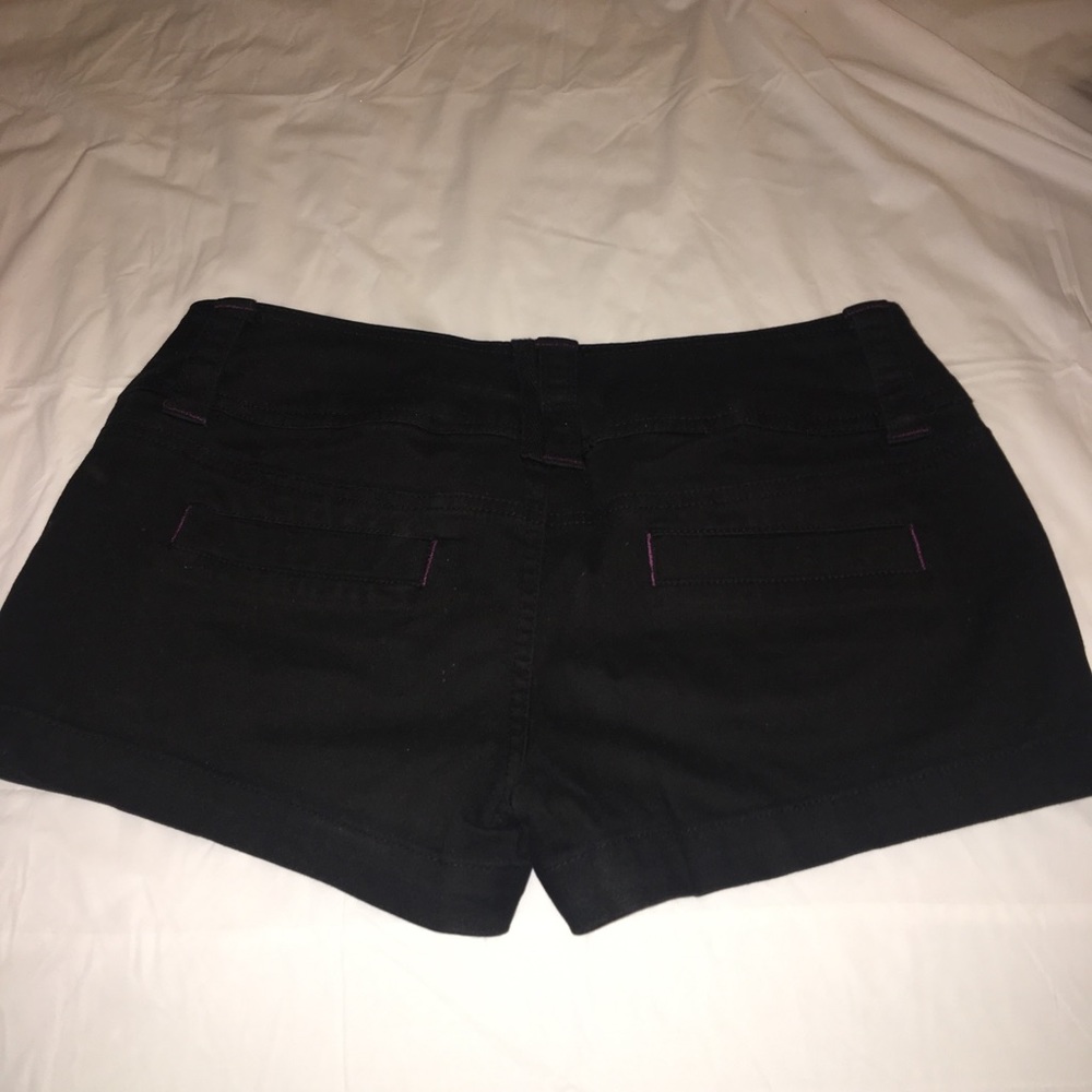 Shorts - Picture 3 of 4